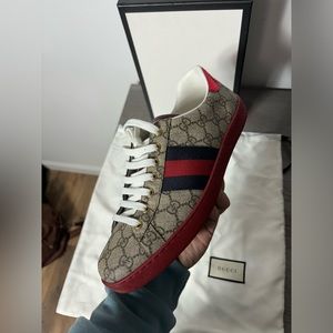Gucci Supreme New Ace Men’s Webstripe Sneaker size 9